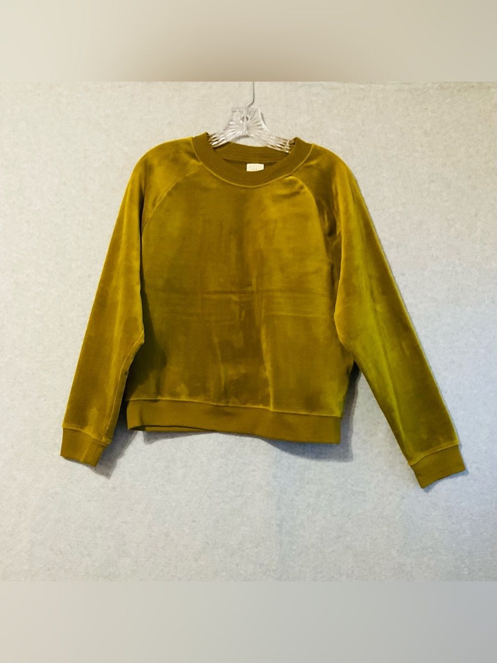 A new day womens Olive Green Velvet Crewneck Sweatshirt Sz L